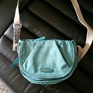 Keen crossbody