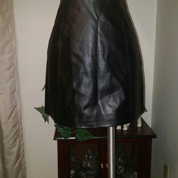Paten Leather skirt - Picture 2 of 4
