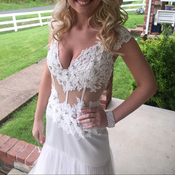 Prom dress/Wedding dress - Picture 2 of 4