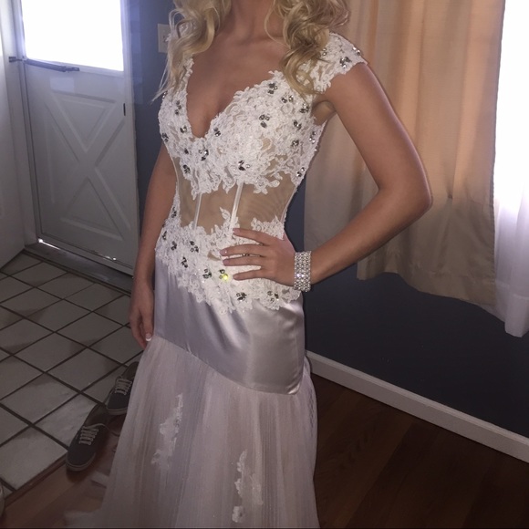 Prom dress/Wedding dress - Picture 3 of 4