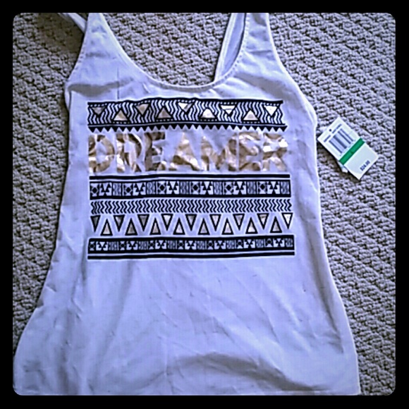Cute tank top that says dreamer
