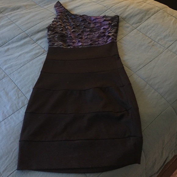 One shoulder fitted dress