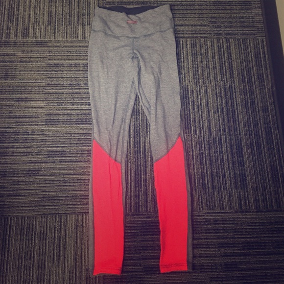 Lululemon pants size 6