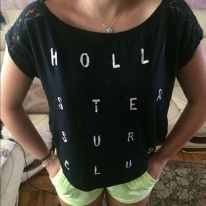 ⛔️SOLD⛔️Hollister shirt size XS