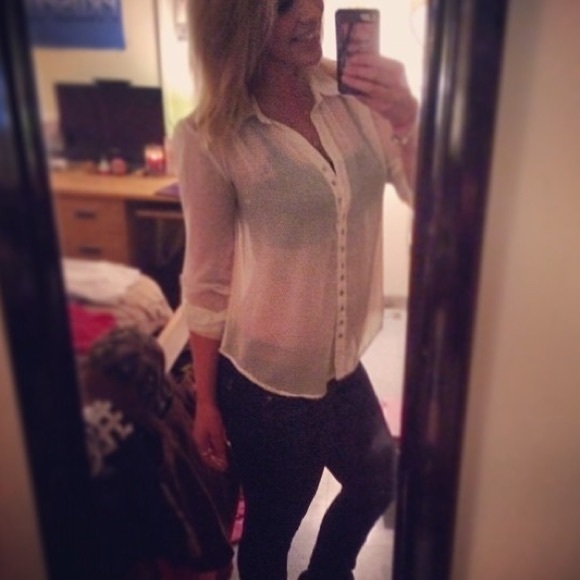 Button up - Picture 2 of 2