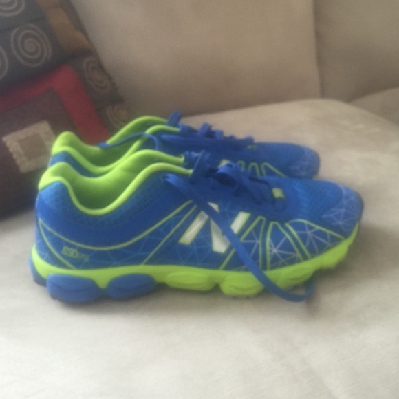 Boys shoes size 4