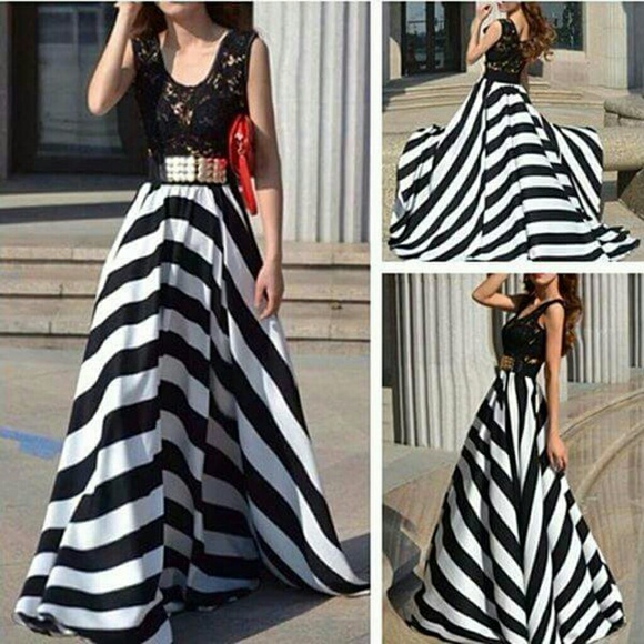 Striped sleeveless scoop neck maxi dress