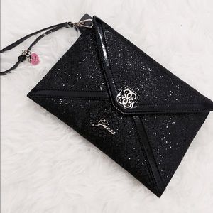 Guess envelope clutch