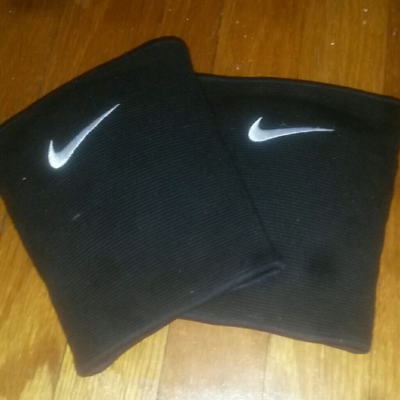 nike volleyball kneepads WILL TAKE OFFERS