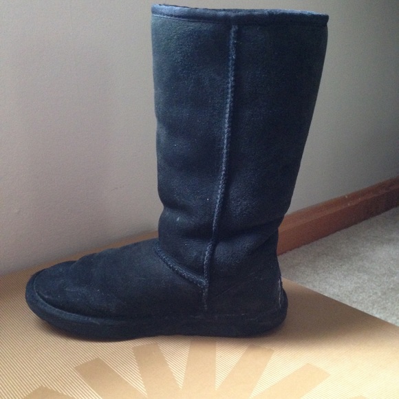 Classic Tall Black UGGS