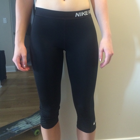 black Nike pro leggings