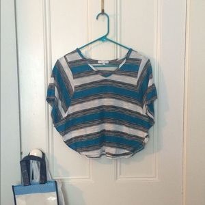 Delia's cropped t-shirt