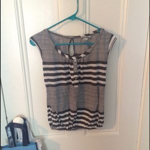 Sleeveless striped shirt
