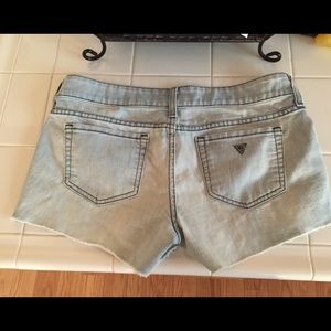 Super cute Guess cutoff style shorts