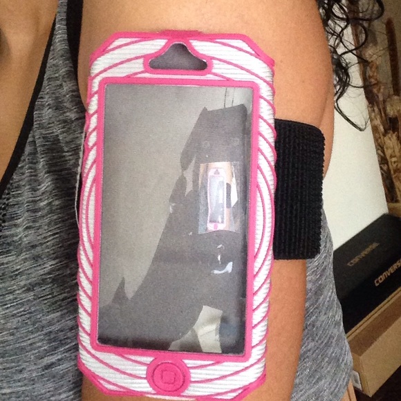 iPhone Arm Case - Picture 3 of 3