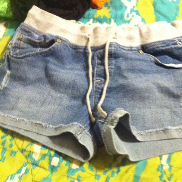 Stretchy shorts