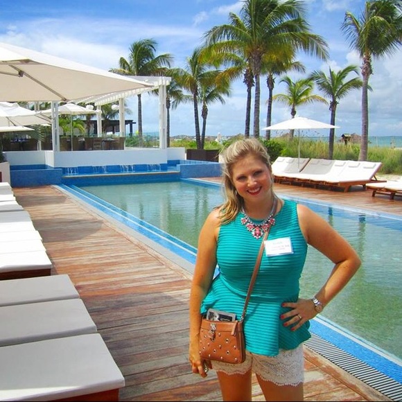 Meet your Posher Charlie Anne!  @charlieanxavier - Picture 2 of 4