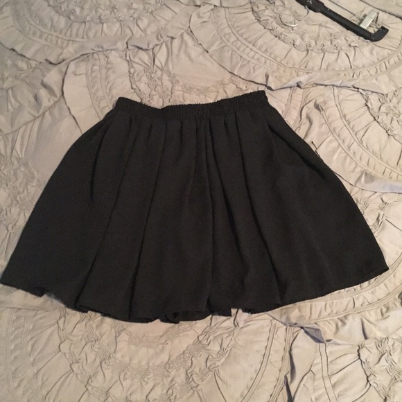 Brandy Melville skirt