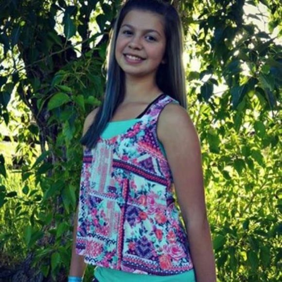 Meet your Posher, Nicole - Picture 1 of 1