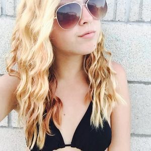 Meet your Posher, Crystal