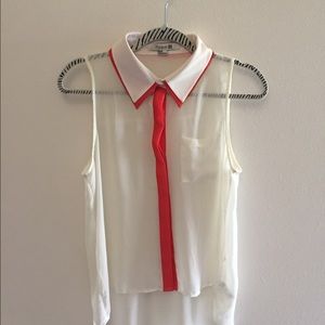 Sleeveless button up top