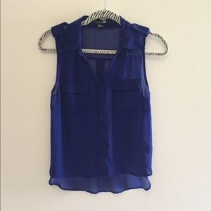 Blue sleeveless button up