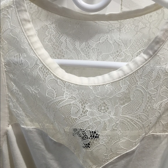 Express sleeveless top. - Picture 3 of 3