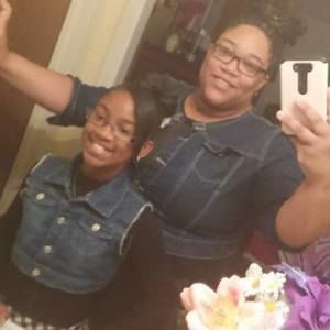 Meet your Posher, Desiree