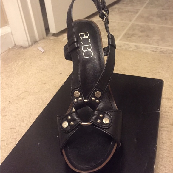 New bcbg heel