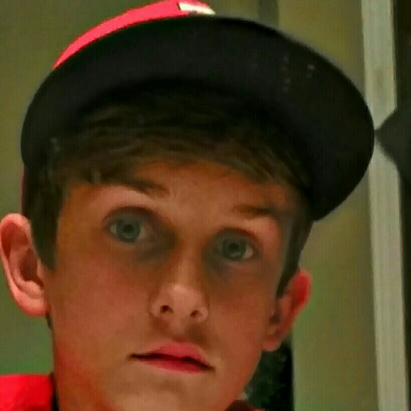 Meet your Posher, Logan