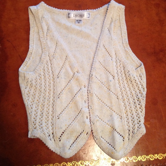 Mid rise vest
