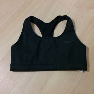 SOLD🚫 black nike sports bra