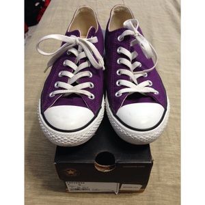 Size 9 Converse
