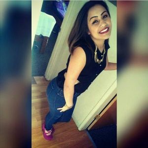 Meet your Posher, Daniela