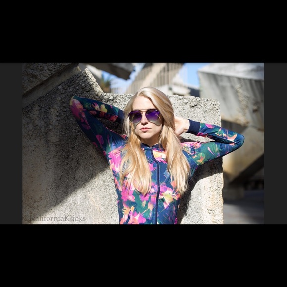 Meet your posher Megan - Picture 3 of 4