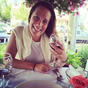 Meet your Posher, Adrienne