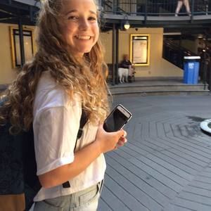 Meet your Posher, Claudia