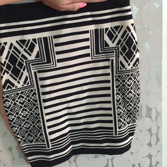 Skirt - Picture 2 of 4