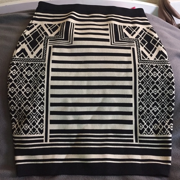 Skirt - Picture 4 of 4