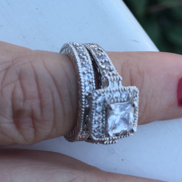 💍Stunning Princess Cut CZ Wedding Set💎 - Picture 2 of 4