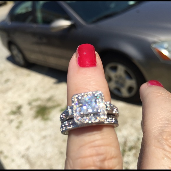 💍Stunning Princess Cut CZ Wedding Set💎 - Picture 3 of 4