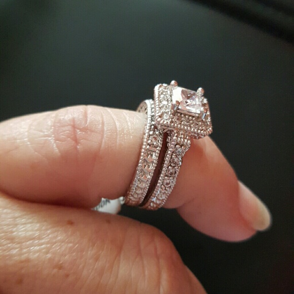 💍Stunning Princess Cut CZ Wedding Set💎 - Picture 4 of 4