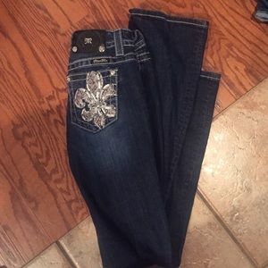 Size 27 I have wore them once!