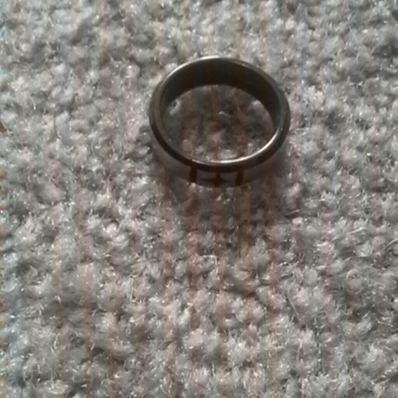 Ring - Picture 2 of 2