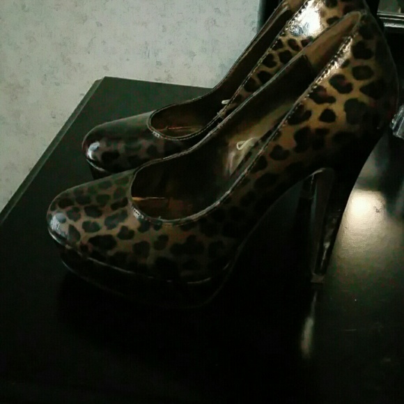 Pumps - Picture 1 of 3