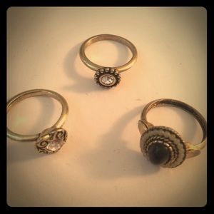 3 Vintage gold rings!