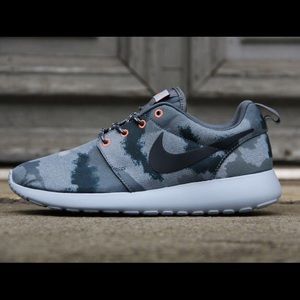 Nike WMNS Roshe Print"Camo”Navy-Light Armory Blue
