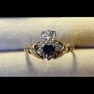 14 Karat 585 gold sapphire and diamond ring
