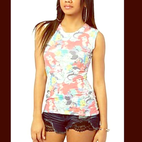 ☀️Disney Little Mermaid, Ariel slash back shirt