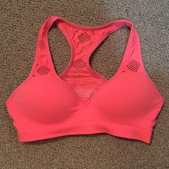 VS Pink push-up yoga bra